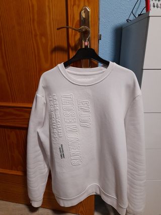 Sudadera sin capucha pull and bear de segunda mano por 15 EUR en Almería en  WALLAPOP