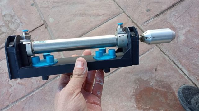 Cilindro de doble efecto