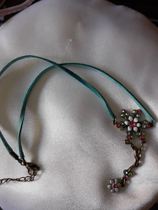 Gargantillas de cuero