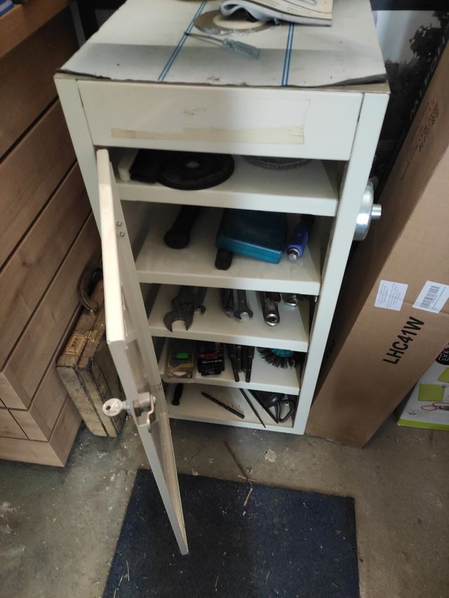 mueble taquillero de chapa o para guardar herramie