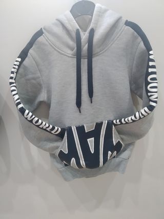 Sudadera de marca de segunda mano en La Vall d\\'Uixó en WALLAPOP
