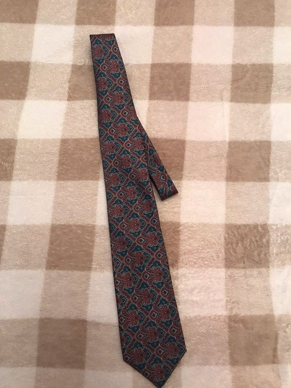 Incredibile cravatta in seta 100%