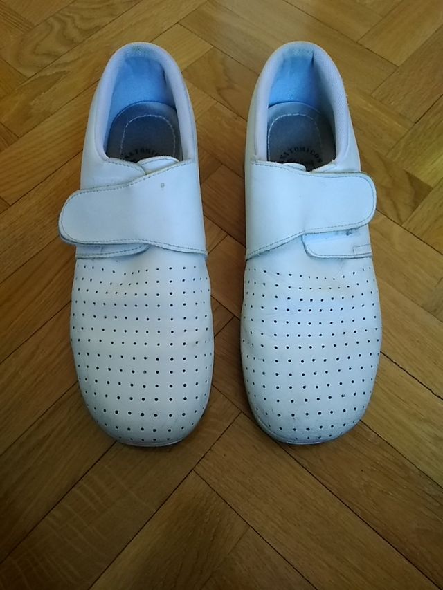 Zuecos sanitarios blancos talla 41