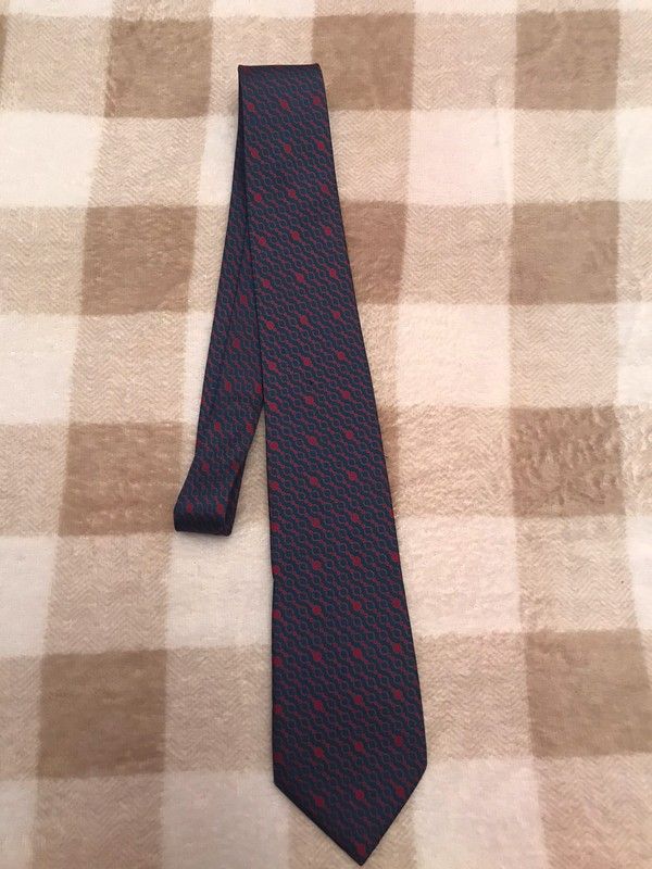 Incredibile cravatta in seta 100%