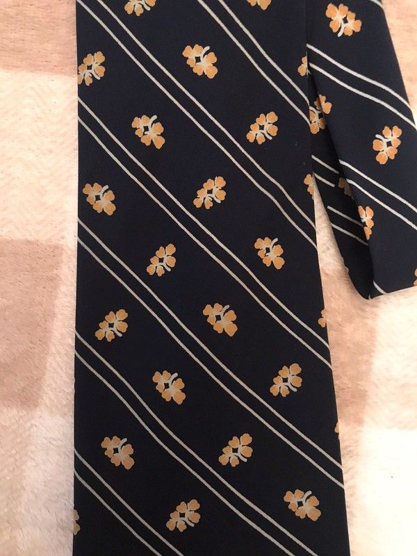 Incredibile cravatta vintage 100%seta