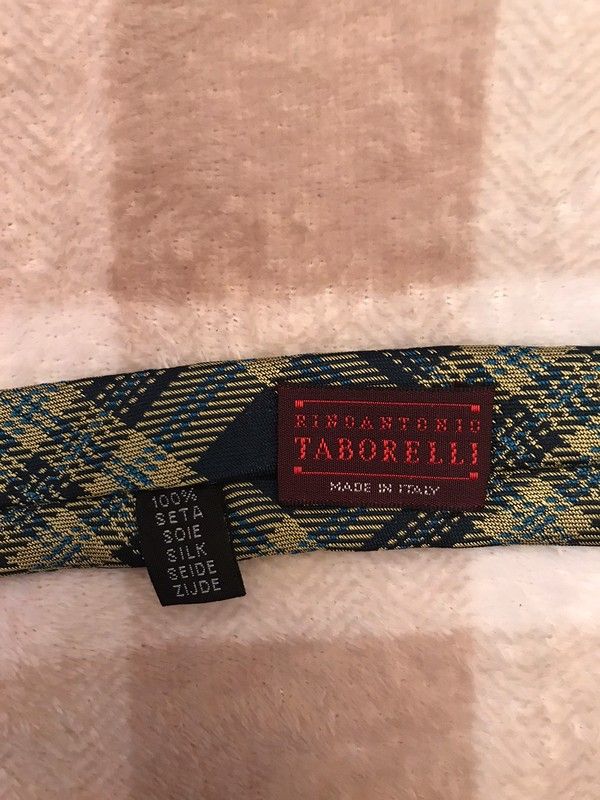 Incredibile cravatta in seta 100%