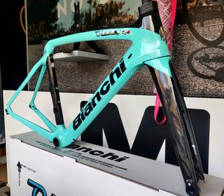 Kit cuadro Bianchi Oltre XR4 Disc CounterVail de segunda mano por 3.999 EUR  en Arenys de Munt en WALLAPOP