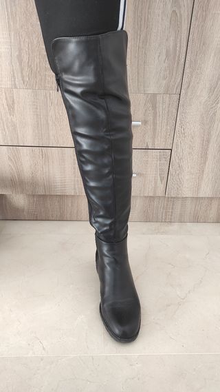 Botas planas altas Marypaz. de segunda mano por 15 EUR en Guadix en WALLAPOP