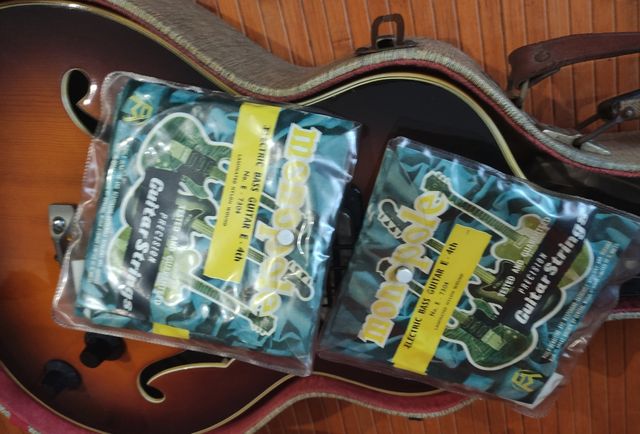 Hoyer Bass Sunburst 60's.