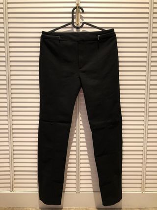 Pantalón de vestir negro Mango de segunda mano por 15 EUR en Madrid en  WALLAPOP