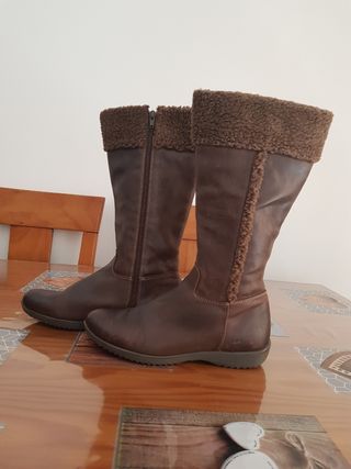 Botas mujer PIEL talla 39 de segunda mano por 12 EUR en Alaquas en WALLAPOP