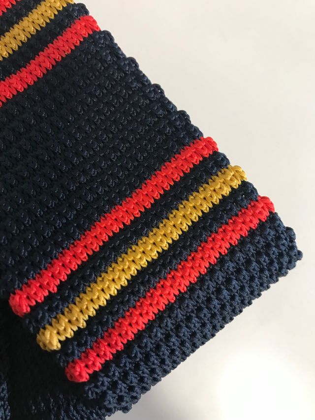 Corbata punto españa