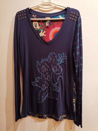 Camiseta manga larga Desigual mujer talla M de segunda mano por 9 EUR en  Tarragona en WALLAPOP