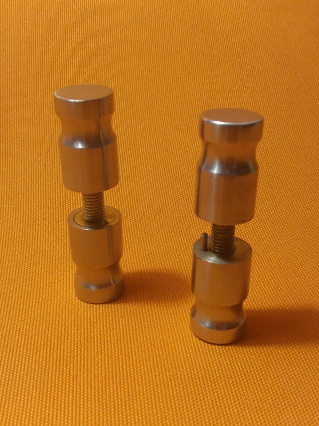 Tiradores pasantes de acero inoxidable