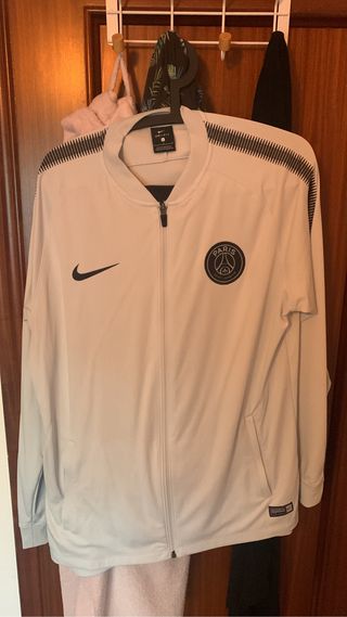 Chandal PSG completo Nike Gris de segunda mano por 60 EUR en Huesca en  WALLAPOP