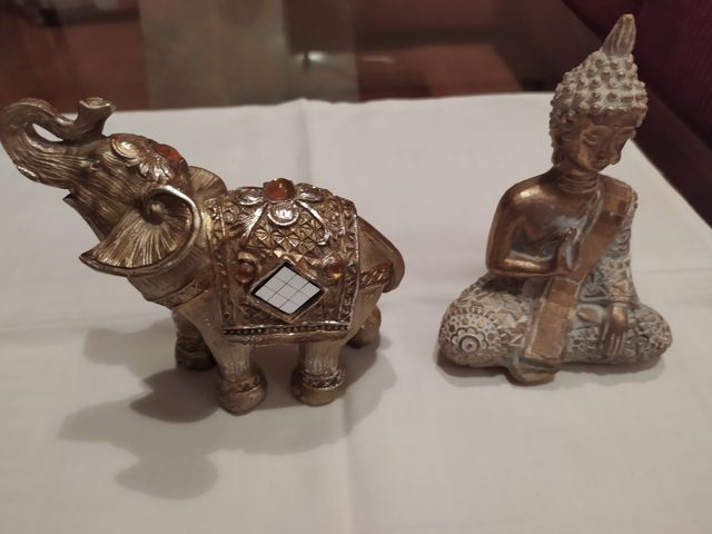 Preciosa pareja de Figuras Hindúes.