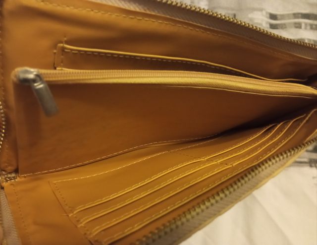 Bolso cartera de mano calaveras