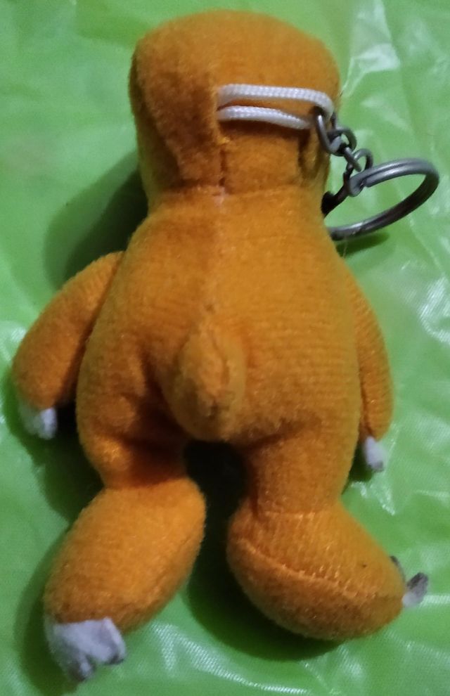 PELUCHE Y LLAVERO DE DIGIMON AGUMON