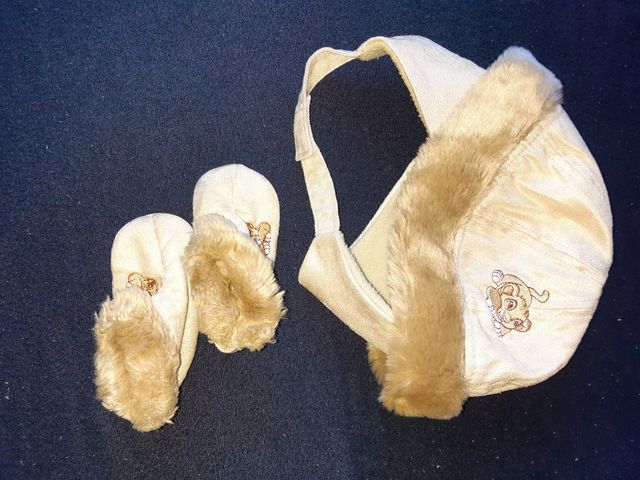 patucos y gorro bebé