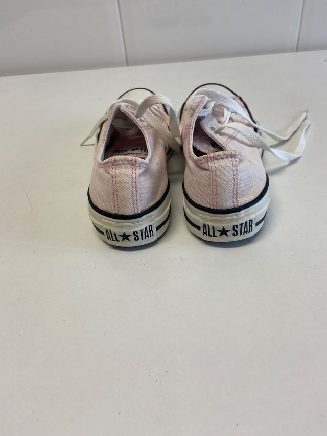 Deportivas Converse All Star color rosa.