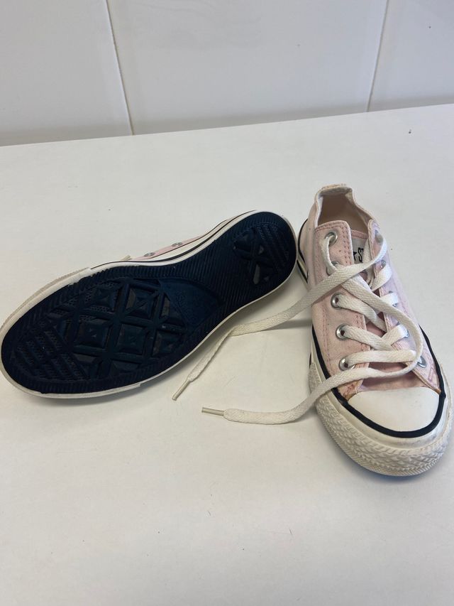 Deportivas Converse All Star color rosa.