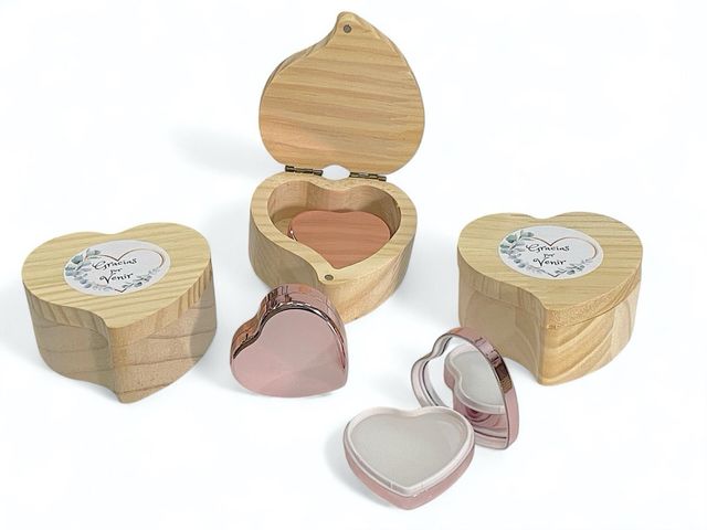 Joyero y bálsamo de labios regalos para invitadas