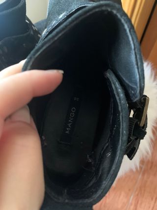 Botines tachuelas mango de segunda mano por 6 EUR en Talavera de la Reina  en WALLAPOP