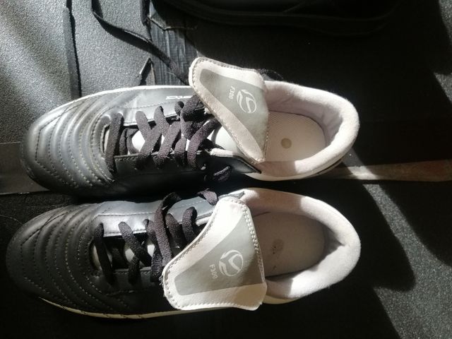 zapatilla Fútbol. número 43