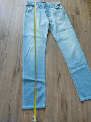 Vaqueros Hombre Pull \u0026amp; Bear de segunda mano por 7 EUR en Esparreguera  en WALLAPOP