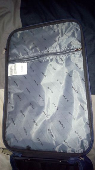 MALETA PLEGABLE DOS RUEDAS MARCA ROYAN de segunda mano por 11 EUR en  Valladolid en WALLAPOP