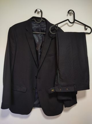 Traje Zara hombre azul marino de segunda mano por 25 EUR en Valencia en  WALLAPOP