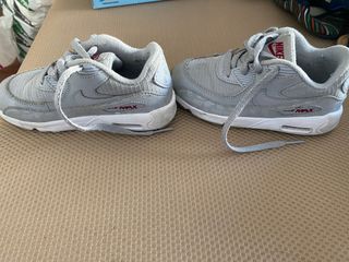 Zapatillas Nike air Max número 26 de segunda mano por 5 EUR en  Vitoria-Gasteiz en WALLAPOP