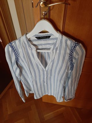 Oferta!camisa mujer zara talla s sin estrenar de segunda mano por 4 EUR en  Móstoles en WALLAPOP