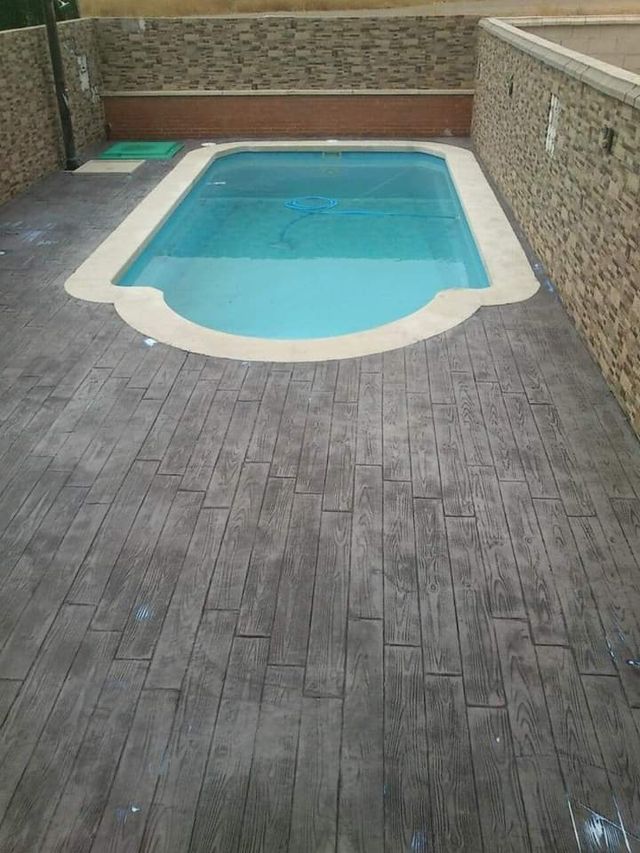Piscinas,muros y impreso