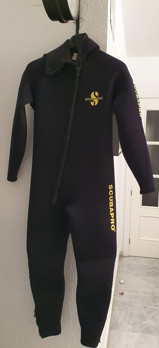 Traje de submarinismo SCUBAPRO + regalos