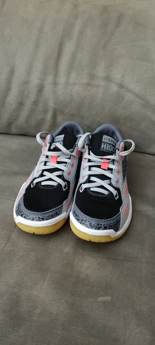 Botines balonmano de segunda mano por 15 EUR en Sevilla en WALLAPOP