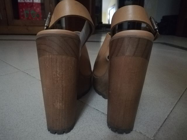 zancos Zara madera nuevos