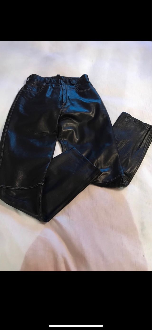 Pantalón cuero