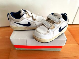 Zapatillas Nike niño\\/niña talla 25 de segunda mano por 5 EUR en Badalona  en WALLAPOP