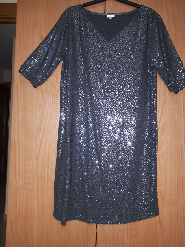 Vestido de fiesta con lentejuelas pequeñas