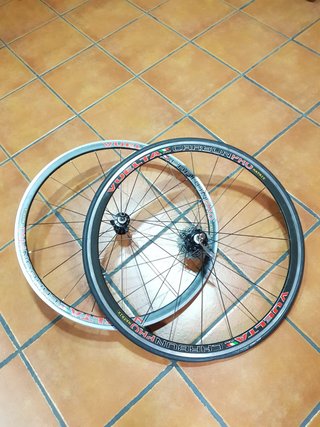 Llantas de carbono de segunda mano por 130 EUR en Llorenç del Penedès en  WALLAPOP