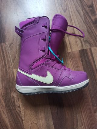 Botas Snowboard NIKE de segunda mano por 45 EUR en Barcelona en WALLAPOP