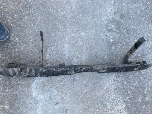 Escalón trasero NV 400