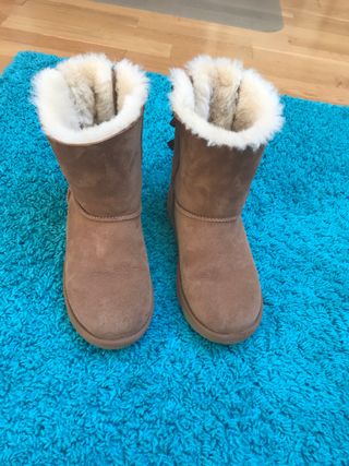 Botas UGG de mujer de segunda mano por 90 EUR en Lians en WALLAPOP