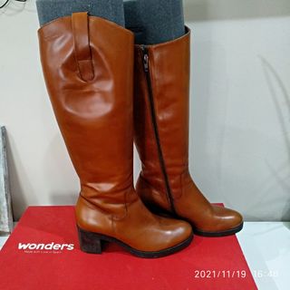 Botas wonders sin estrenar de segunda mano por 60 EUR en Motril en WALLAPOP