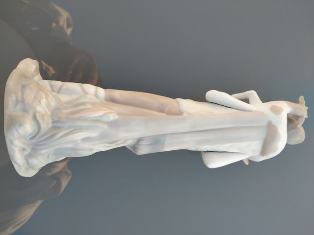 Lladro pastorcito. Mide 27 cm