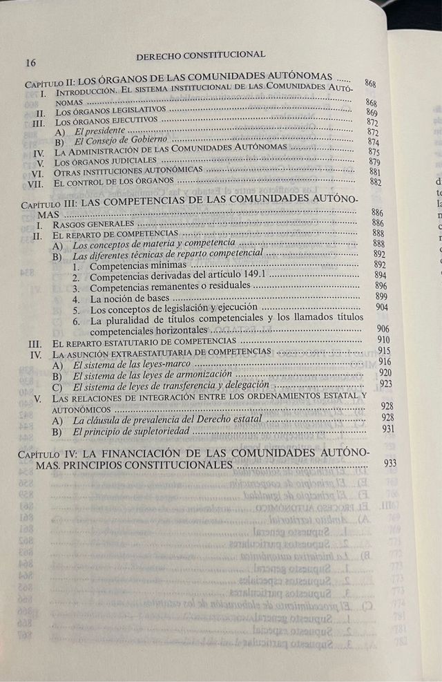 Manual de Derecho Constitucional