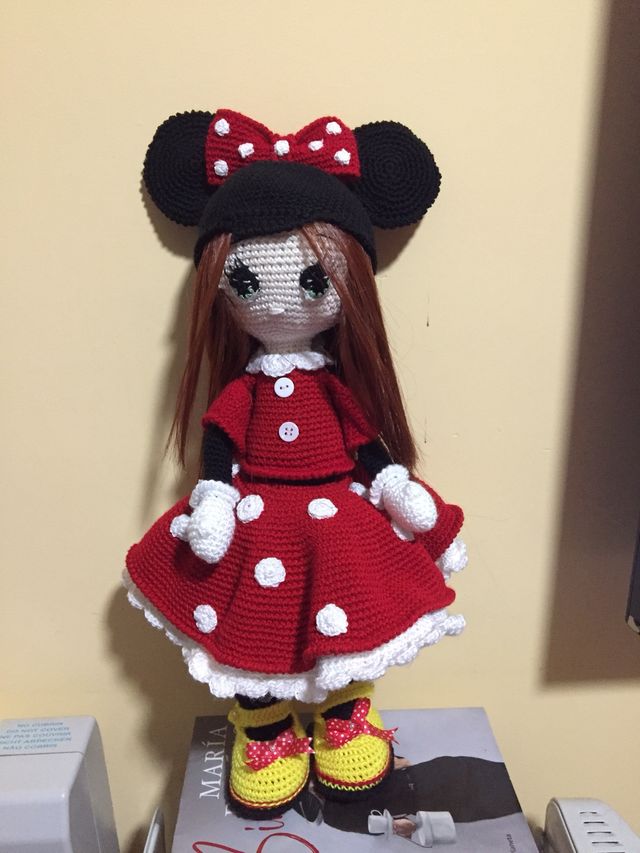 Muñeca Minie Amigurumi 