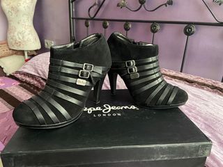 Botines negros Pepe Jeans London de segunda mano por 15 EUR en Melilla en  WALLAPOP
