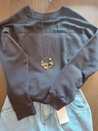 Sudadera negra mujer STRADIVARIUS S de segunda mano por 1,99 EUR en  Alhaurín de la Torre en WALLAPOP